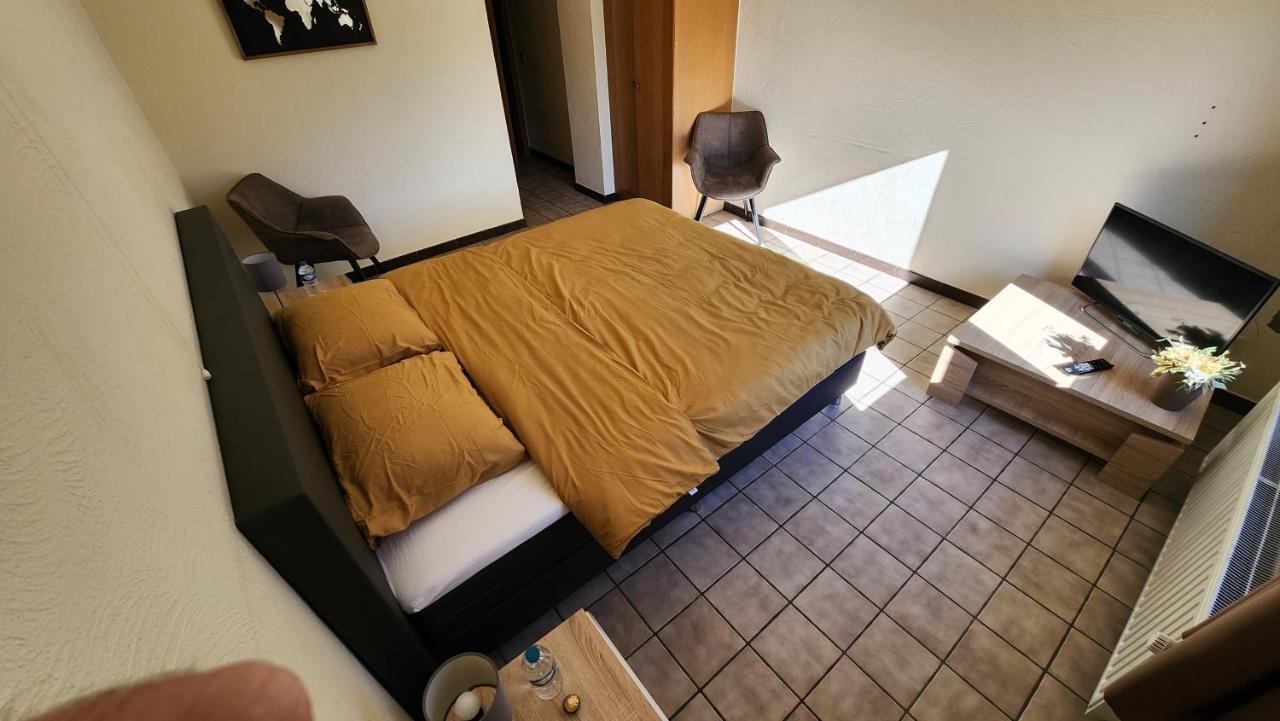 Hotel Au Central 阿勒 外观 照片